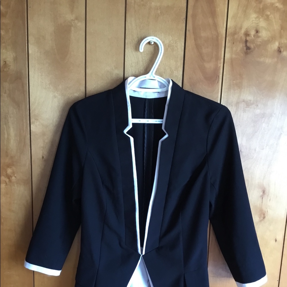 Maurices black and white 3/4 sleeve jacket